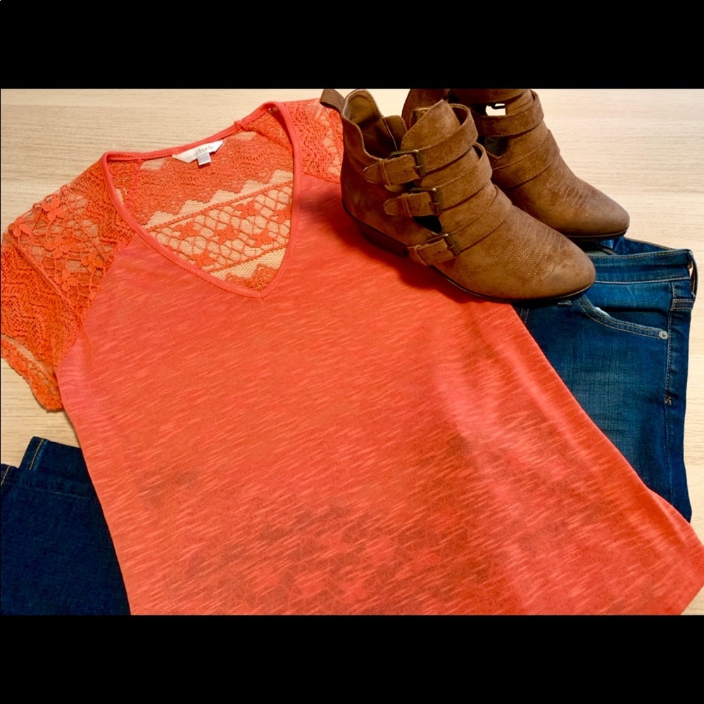 NWOT. Charming Charlie size Large top.